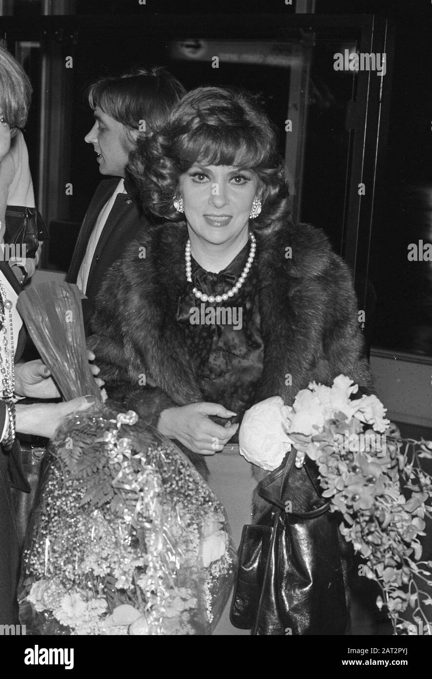 À la Star du film de Schiphol Gina Lollobrigida dans le cadre d'une exposition qui sera ouverte à Rotterdam de photographies prises par elle; Banque D'Images