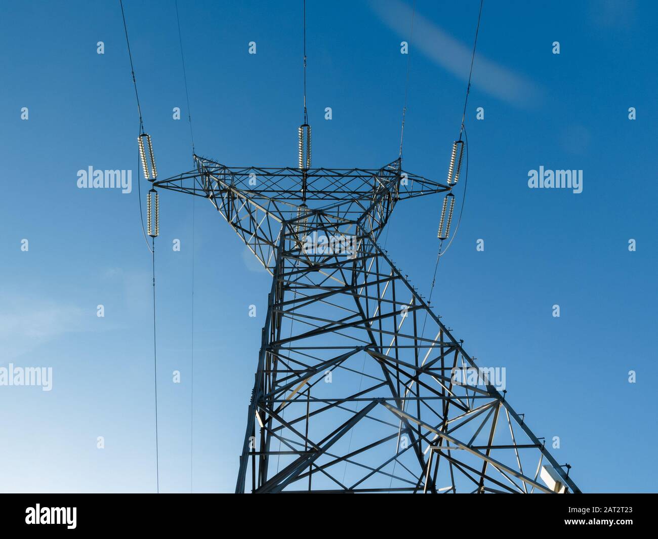 tour électrique dans le ciel bleu Banque D'Images