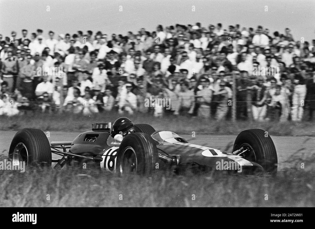 Grand Prix des Pays-Bas, le champ de cavalier Jim Clark dans son Lotus en action Date: 24 mai 1964 lieu: Noord-Holland, Zandvoort mots clés: Cavaliers Nom personnel: Jim Clark Banque D'Images