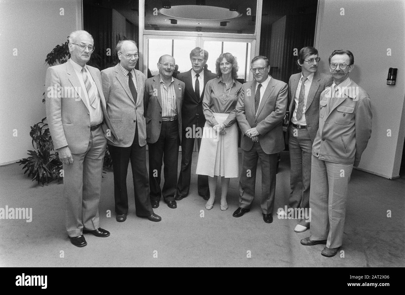 Comités d'entreprise portraits de groupe KLM, comités d'entreprise, compagnies aériennes Date : 15 juin 1983 mots clés : portraits de groupe, compagnies aériennes, comités d'entreprise Banque D'Images