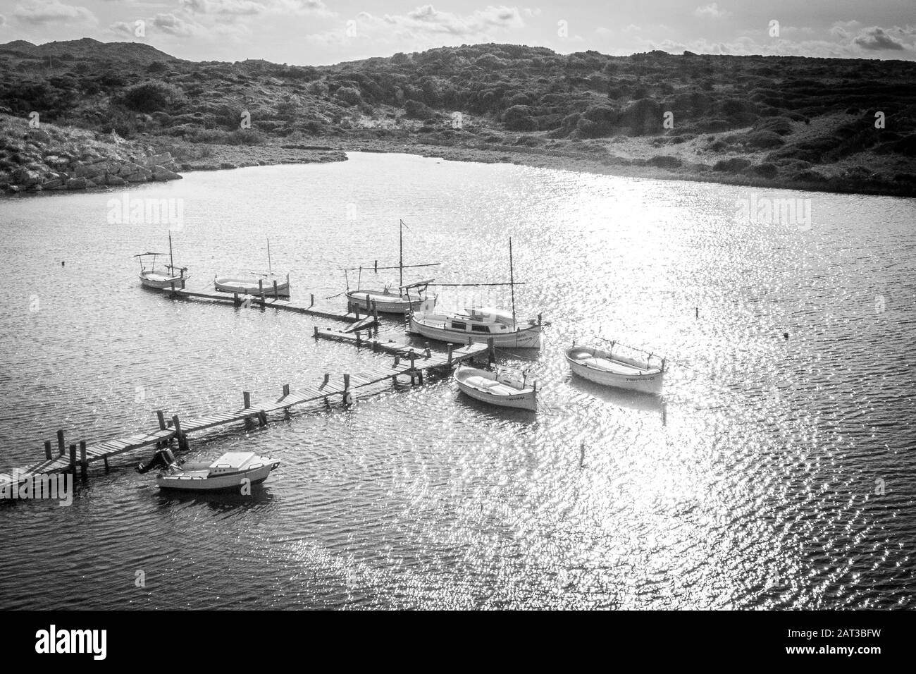 Bateaux de pêche espagnols amarrés à l'heure d'or Banque D'Images