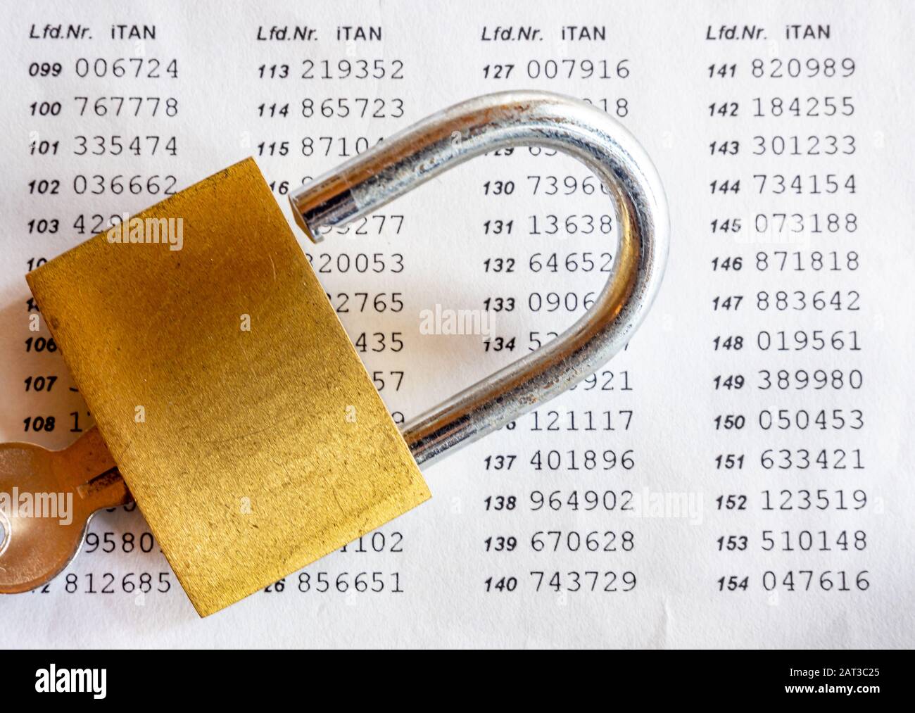 Tan list banque en ligne avec cadenas Banque D'Images