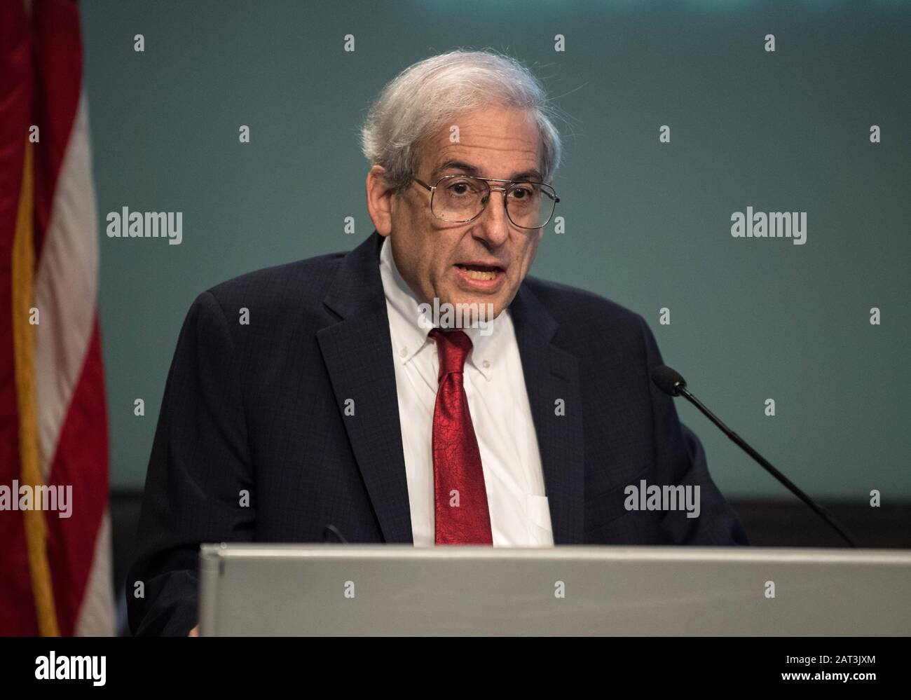 Washington DC, États-Unis - 28 janvier 2020 - l'ancien directeur de la Division des sciences de la Terre de la NASA, Mike Freilich, s'exprime lors d'une cérémonie de changement de nom pour l'internationale Banque D'Images