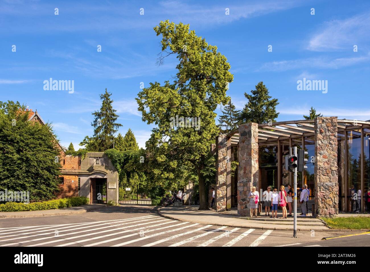 Zelazowa Wola, Mazovia / Pologne - 2019/06/23: Bâtiment contemporain du musée Fryderyk Chopin dans le manoir historique de Zelazowa Wola Banque D'Images