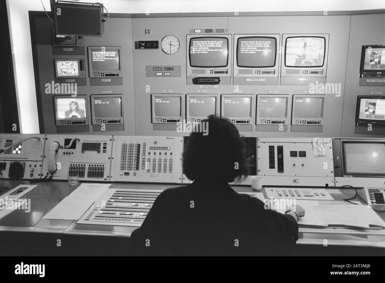 Interruption de travail chez nos dans le cadre de la société d'installations de privatisation; salle de direction Date: 16 décembre 1987 Nom de l'institution: Nos Banque D'Images