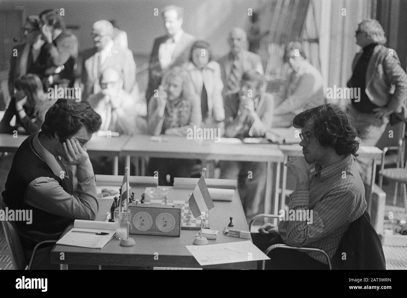 IBM Chess Tournament, Last Round, Hans Ree (r) dans son parti contre Sosonko Date: 3 août 1974 mots clés: Chess Person Nom: REE, Hans institution Nom: IBM Chess Tournament Banque D'Images