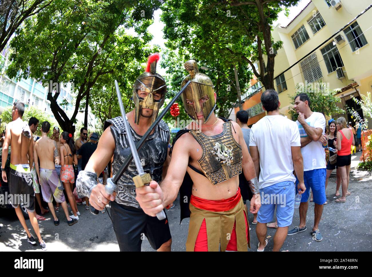 Brésil - 30 janvier 2016 : les révérateurs célèbrent le début du Carnaval de Rio de Janeiro, l'un des festivals les plus renommés au monde. Banque D'Images