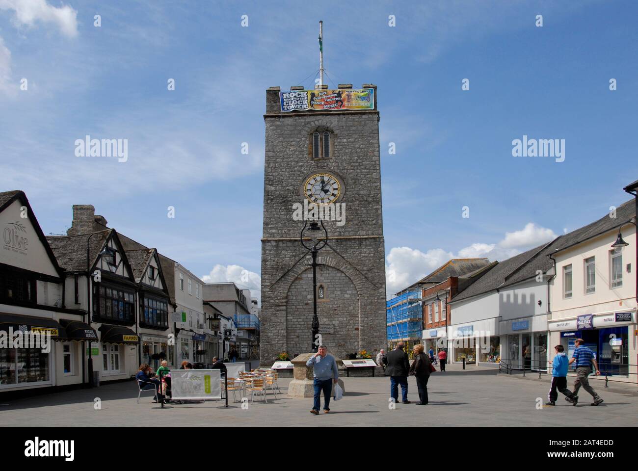 La tour médiévale de Saint-Léonard, Newton Abbot, Devon, Angleterre, connue localement sous le nom de tour d'horloge Banque D'Images