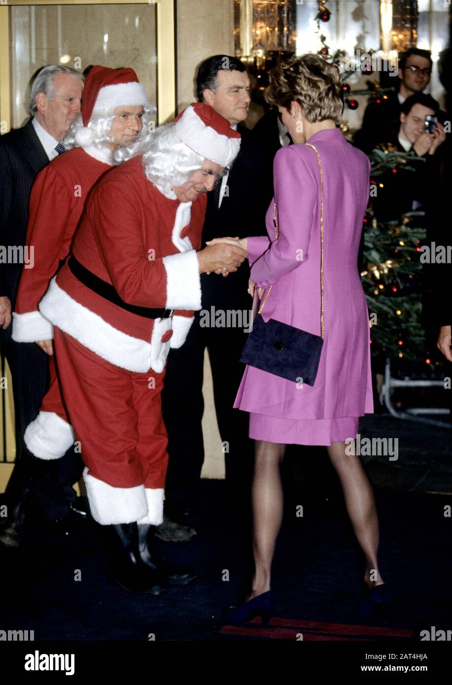 HRH Princess Diana, Princess of Wales, rencontre Dennis Healey au Childrens Awards, Londres, Angleterre, décembre 1991 Banque D'Images