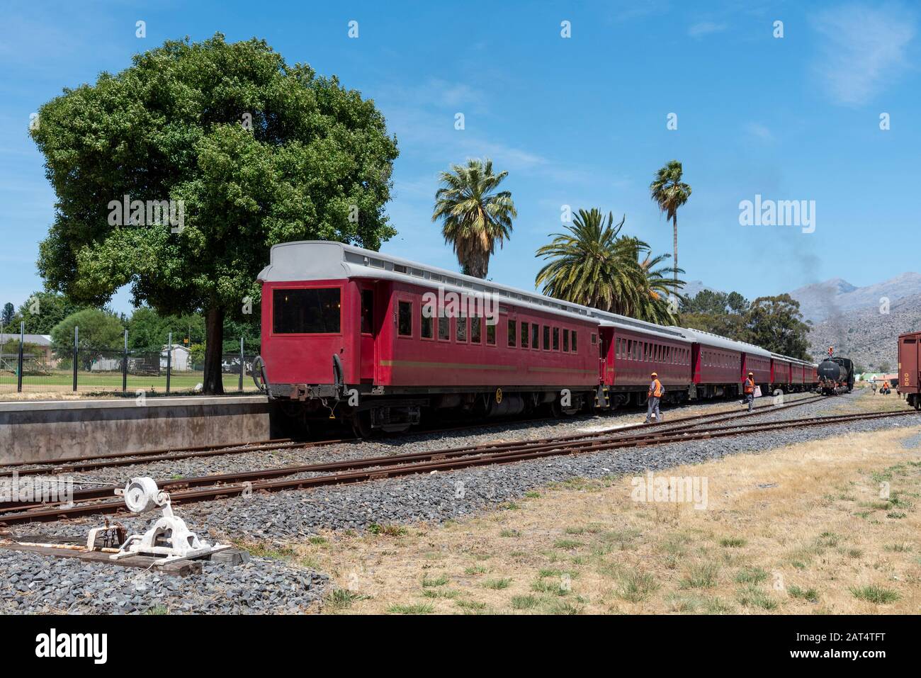 Ceres, Cap Occidental, Afrique Du Sud. Déc 2019. Moteur à vapeur et autocars à la gare de Demeter à l'heure du festival Ceres Cherry. Banque D'Images