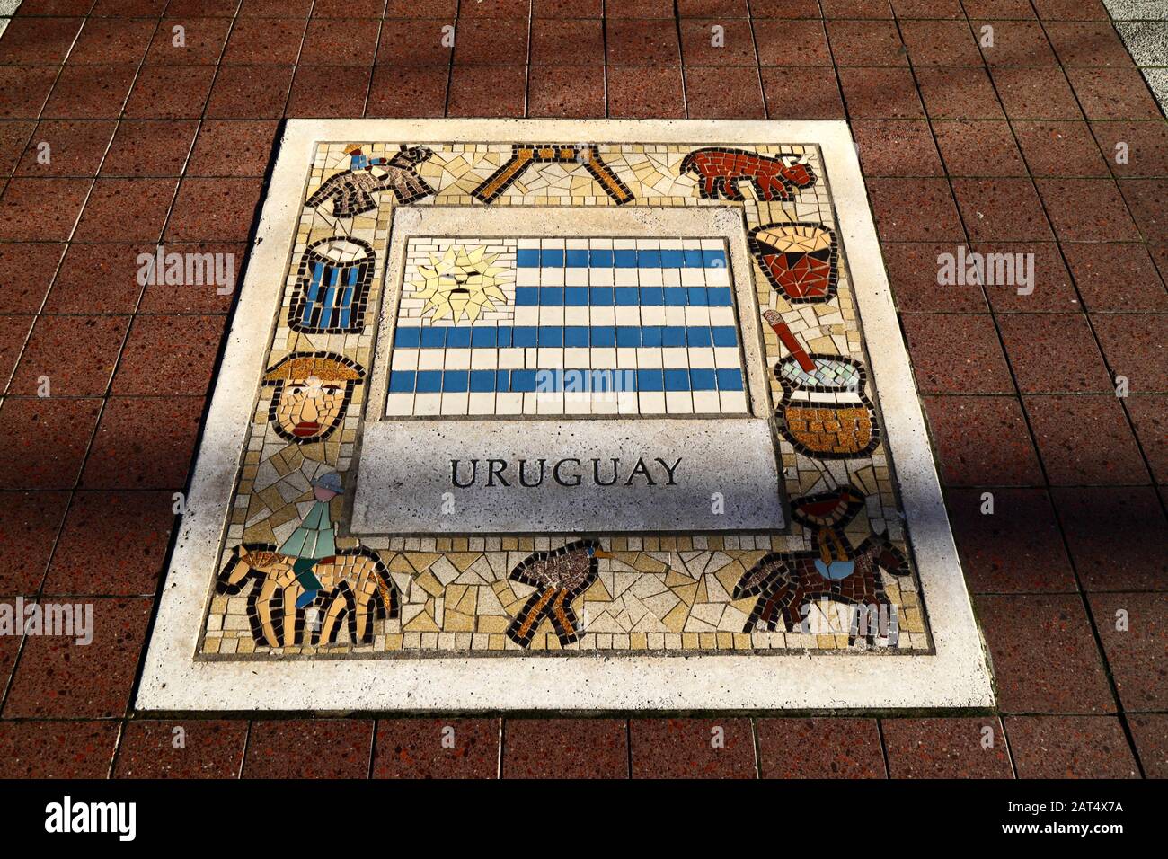 Mosaic Uruguay drapeau sur Millennium Walk à côté du Millennium Stadium, Cardiff, Pays de Galles, Royaume-Uni Banque D'Images