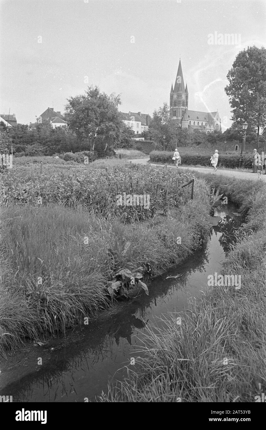 Église extérieur à Thorn, abbaye du 10ème siècle Date: 29 juillet 1968 lieu: Limbourg, Thorn mots clés: Extérieurs, églises, monastères, monuments Banque D'Images