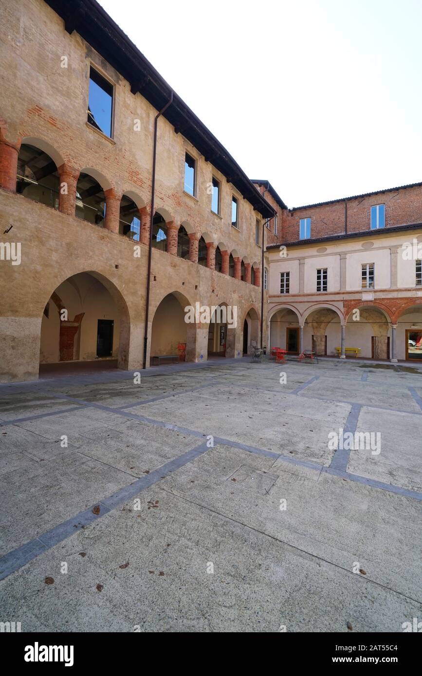 Palais du Palazzo del Broletto, Où à partir du XIe siècle, en tant que zone clôturée où les assemblées municipales avaient lieu et où la justice était administrée Banque D'Images