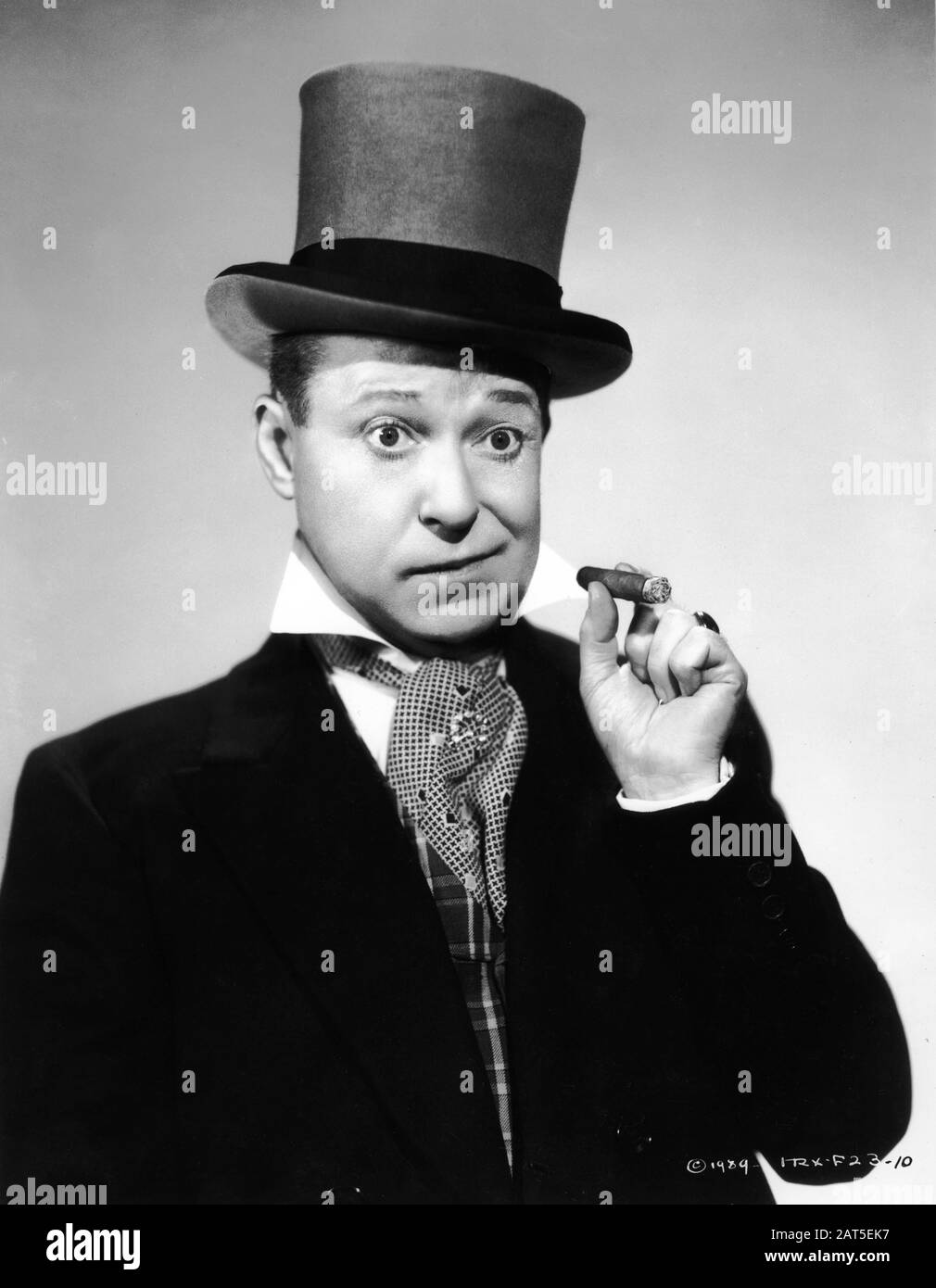 Harry LANGDON Portrait comme professeur McCrackle à ZENOBIA aka ÉLÉPHANTS N'OUBLIEZ JAMAIS le directeur de 1939 GORDON DOUGLAS Hal Roach Studios / United Artists Banque D'Images