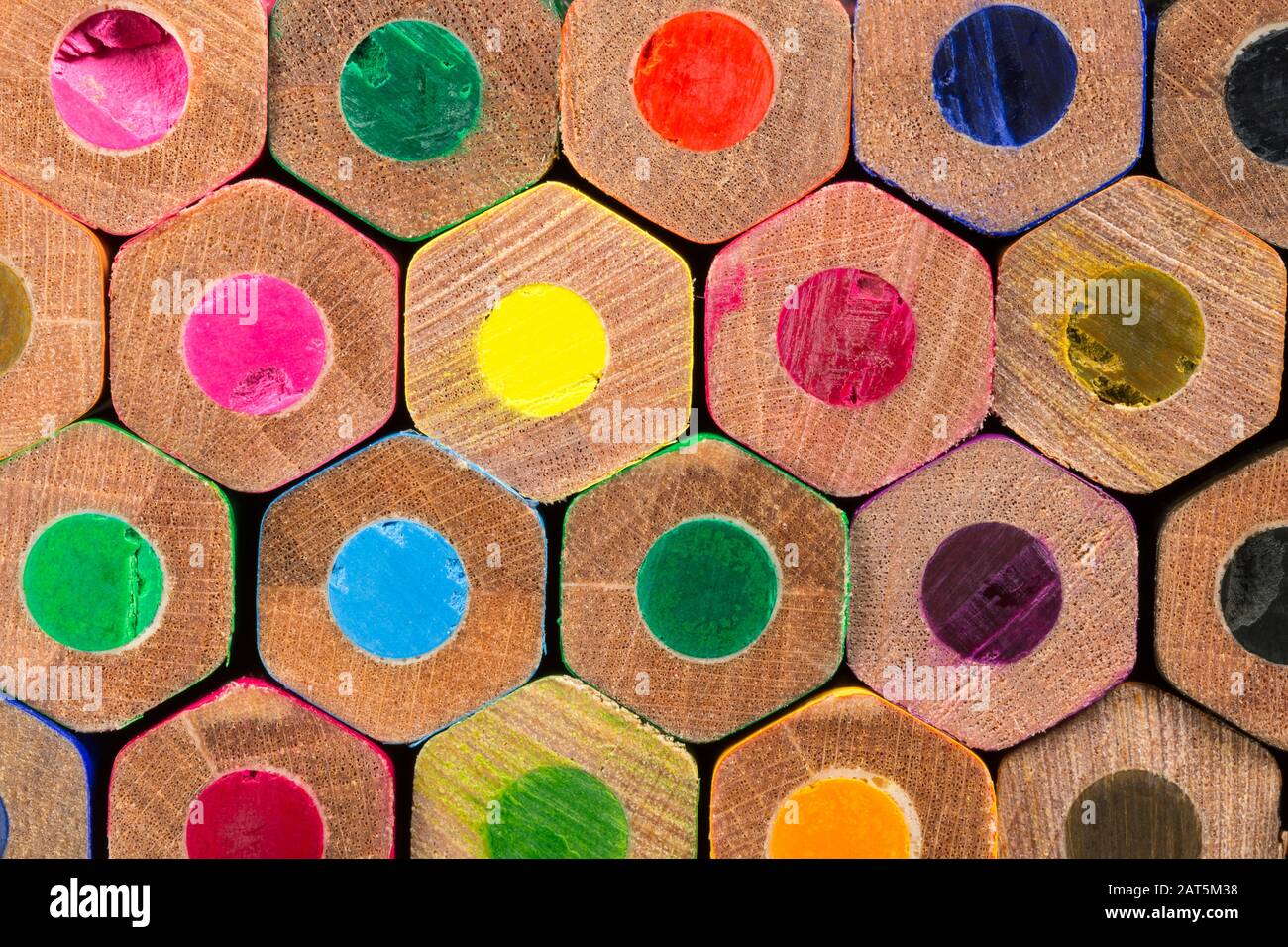 Ensemble de crayons de couleur empilés Banque D'Images