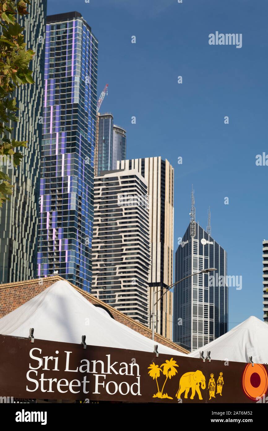 Bâtiments modernes de grande taille dans le quartier des affaires de Melbourne. Banque D'Images