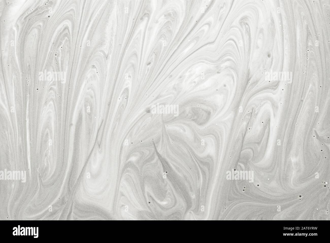 encre blanche mélangeant l'arrière-plan de peinture à l'aquarelle abstraite ou naturelle, l'art fluide Banque D'Images