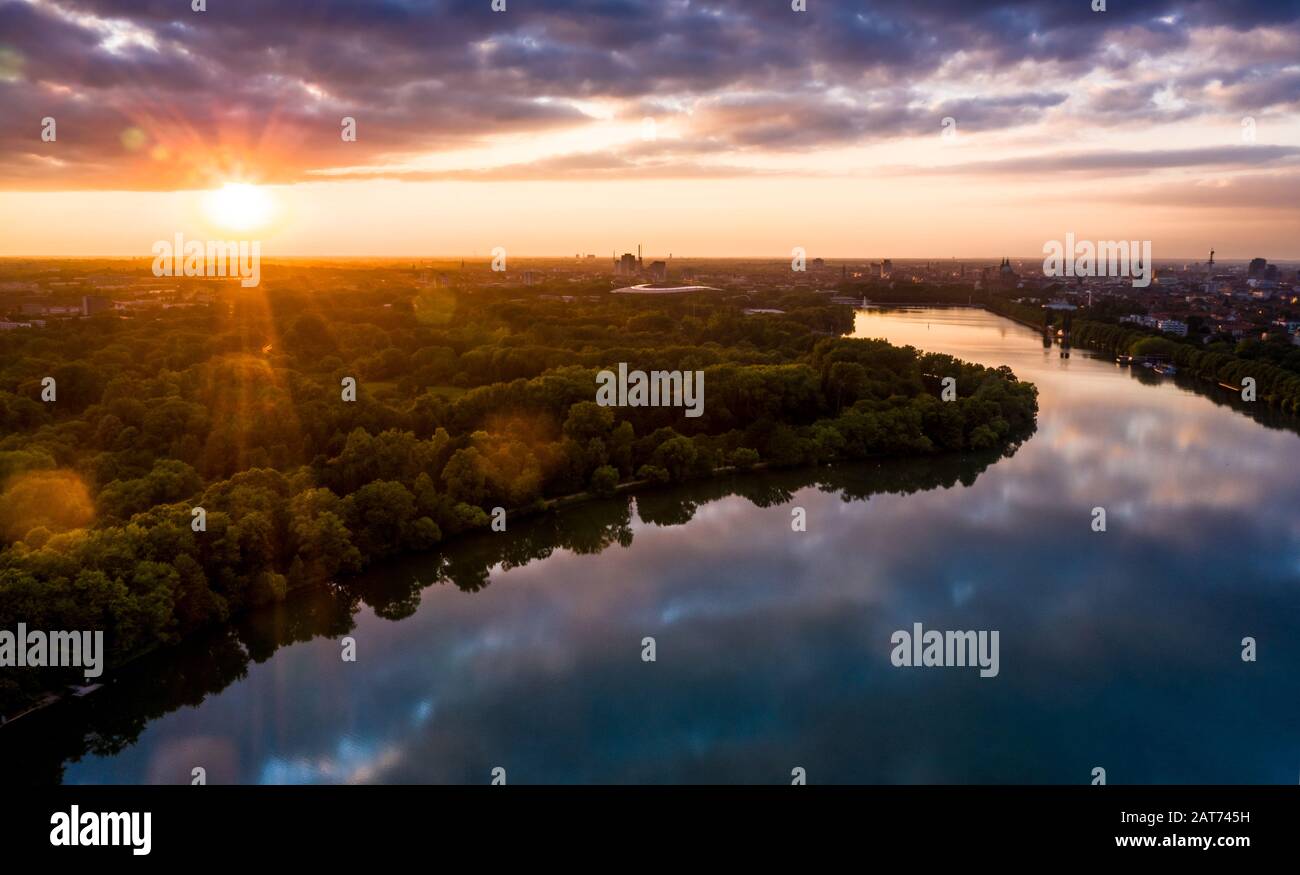 Sonnenuntergang am Maschsee im Sommer Banque D'Images