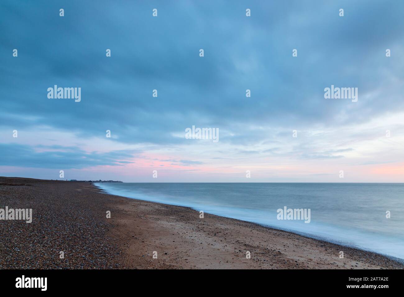 Cool Dawn À Aldeburgh En Regardant Vers Le Nord Vers Southwold Un Matin Froid De Janvier Banque D'Images