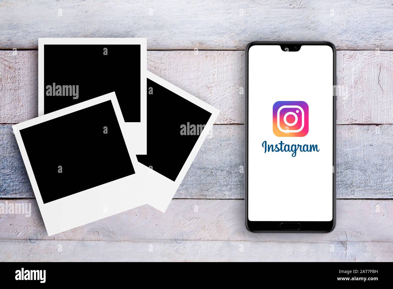 Barcelone, 31 JANVIER : smartphone avec le logo de l'application Instagram sur les réseaux sociaux à l'écran le 31 janvier 2020 à Barcelone Banque D'Images