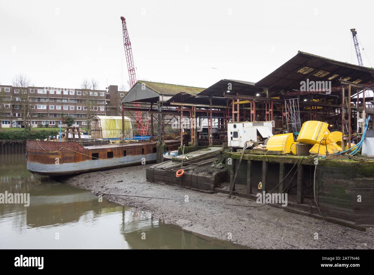 Réparations de bateaux et chancellerie à Brentford Dock, Brentford, Hounslow, Middlesex, Royaume-Uni Banque D'Images