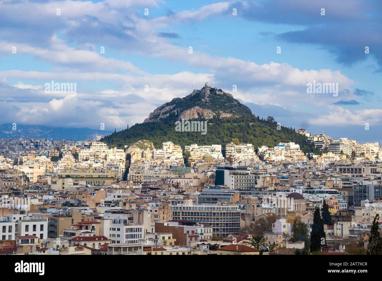 Mont Lycabettus À Athènes, Grèce. Vue pittoresque sur la ville depuis le rocher d'Areopagus Banque D'Images