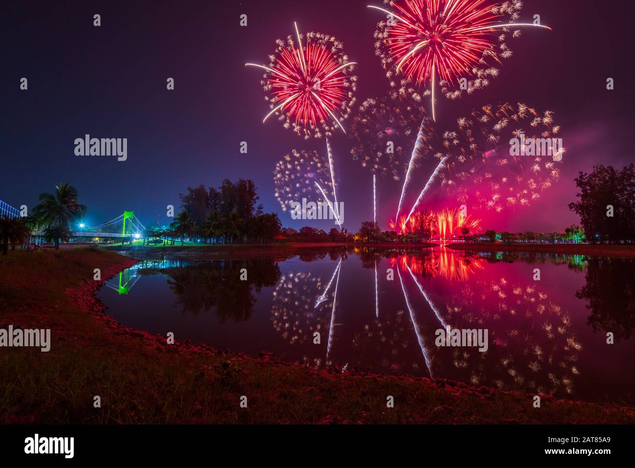 Beau Festival Des Feux D'Artifice À Udon Thani, Thaïlande Banque D'Images