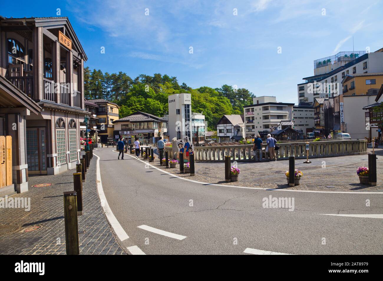 Gunma, Japon - juin 2019 : Yubatake onsen, boîtes en bois à ressort chaud avec eau minérale à Kusatsu onsen, préfecture de Gunma, Japon. Banque D'Images