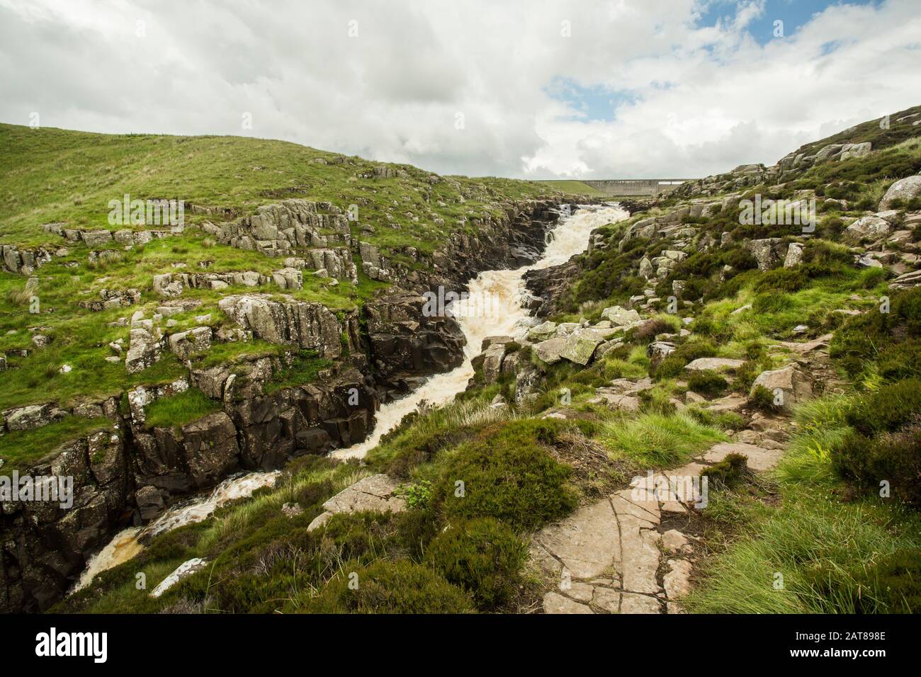 La chute d'eau du Chaudron sur les Tees de la rivière, à la frontière entre le comté de Durham et Cumbria, en Angleterre Banque D'Images