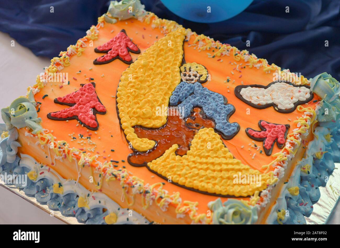 Mignonne Gateau D Anniversaire De Bebe Au Foyer Photo Stock Alamy Mignonne Gateau D Anniversaire De Bebe Au Foyer Photo Stock Alamy