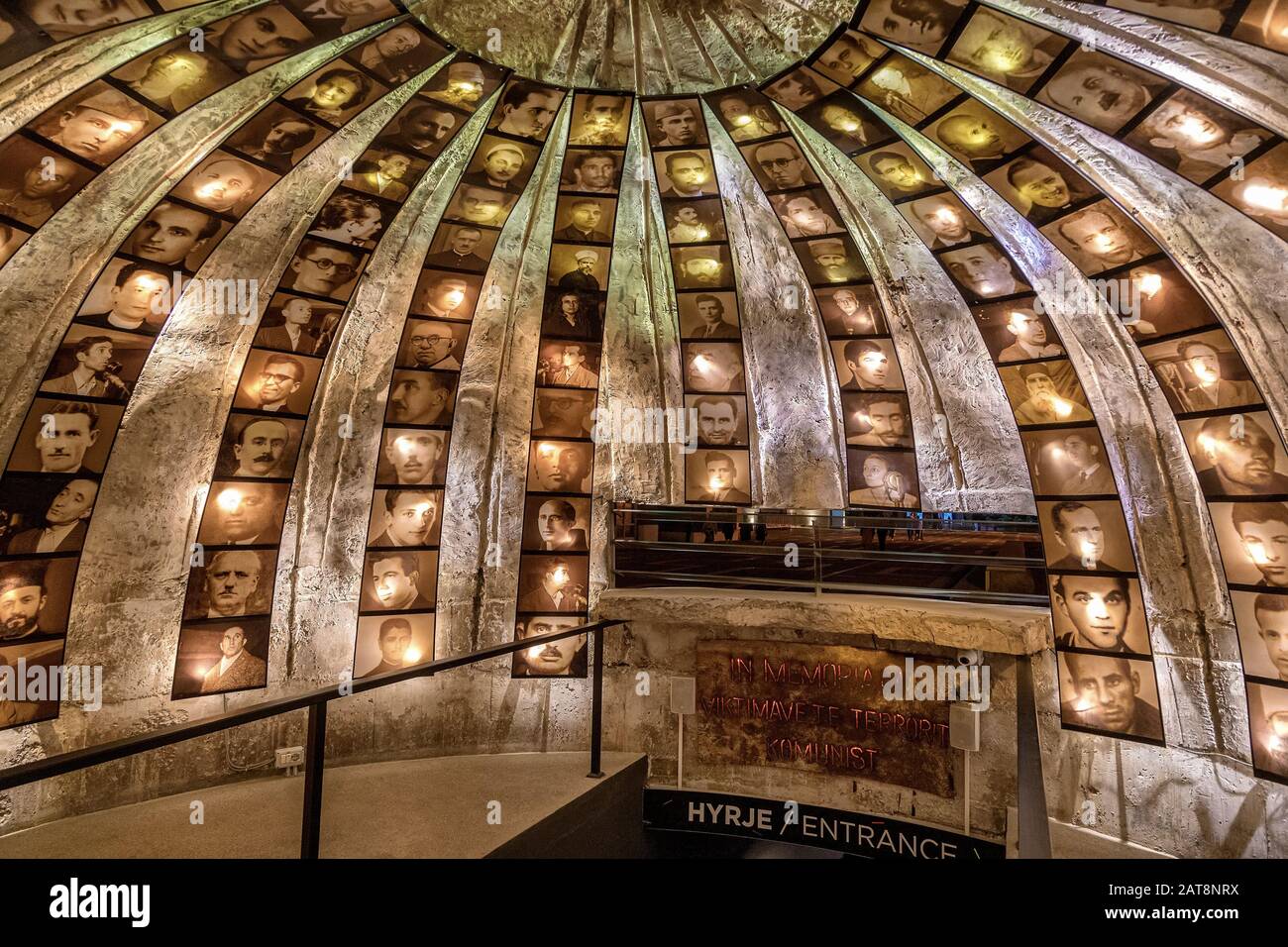 Bunkart 2, bunker anti-nucléaire transformé en musée d'histoire à Tirana, en Albanie. Banque D'Images