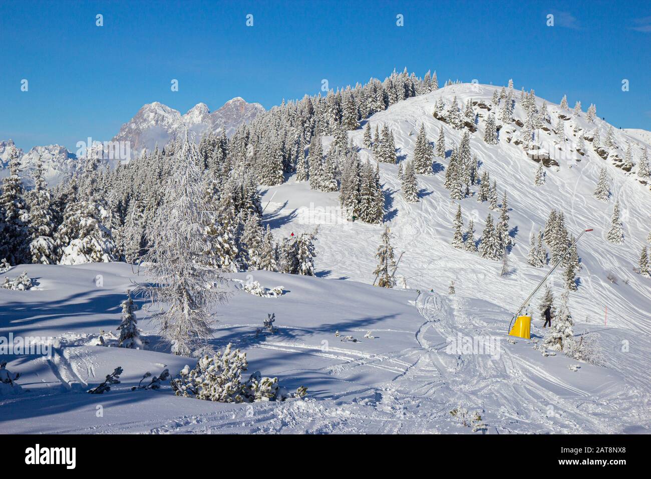 Vue de la station de ski de Schladming vers le glacier de Dachstein Banque D'Images