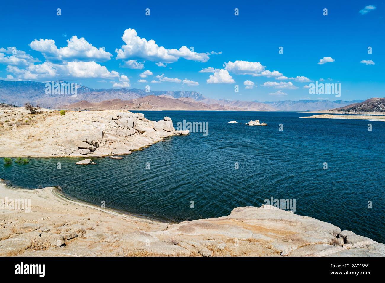 Lac Isabella, Californie, États-Unis, par une journée ensoleillée. Banque D'Images