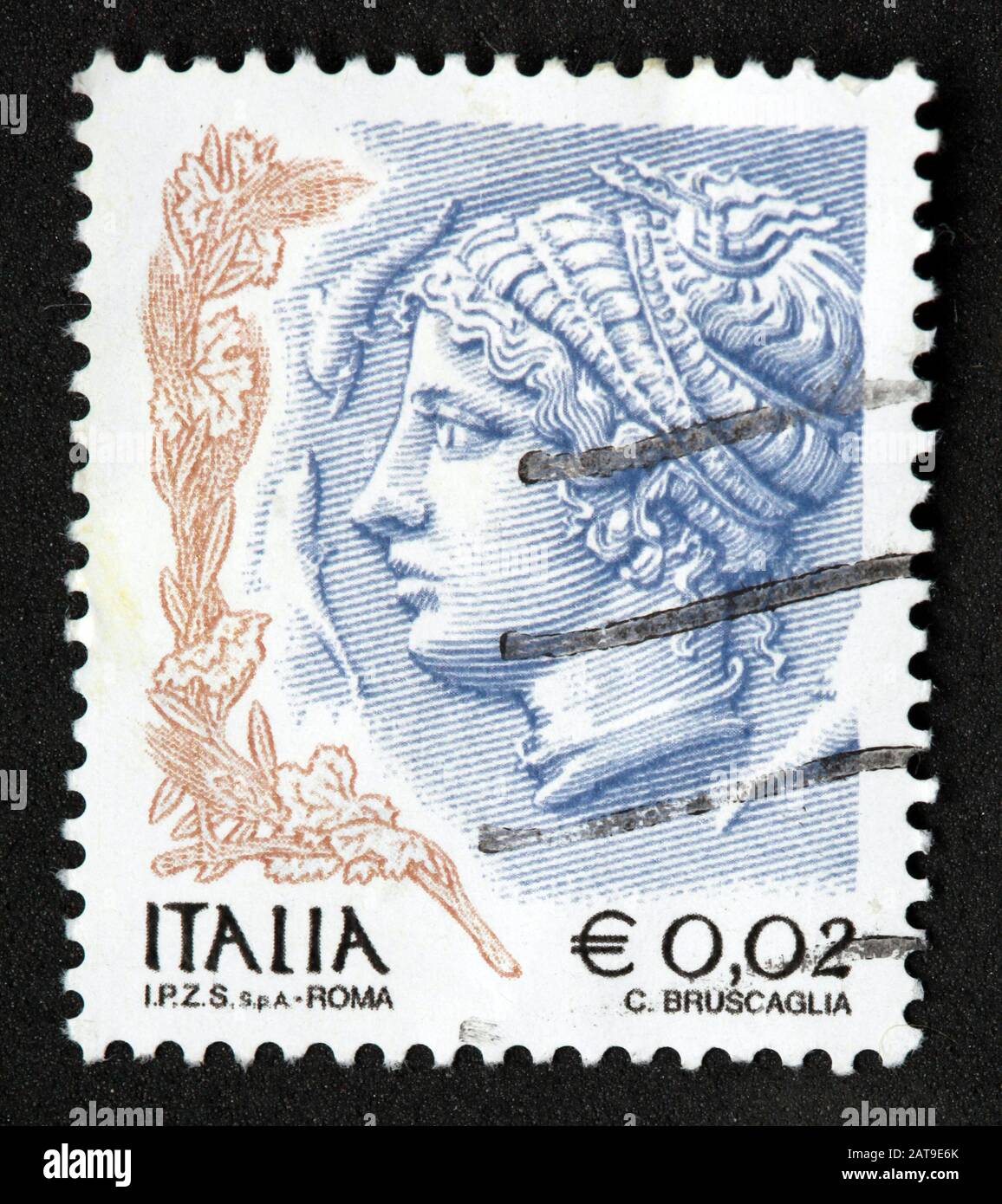 Timbre italien, poste Italia utilisé et timbre francé, Banque D'Images