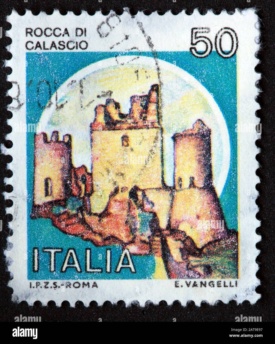 Timbre italien, cachet poste Italia utilisé et francé, châteaux d'Italie, Italia 50 lire Rocca Di Calascio E.Vangelli Banque D'Images