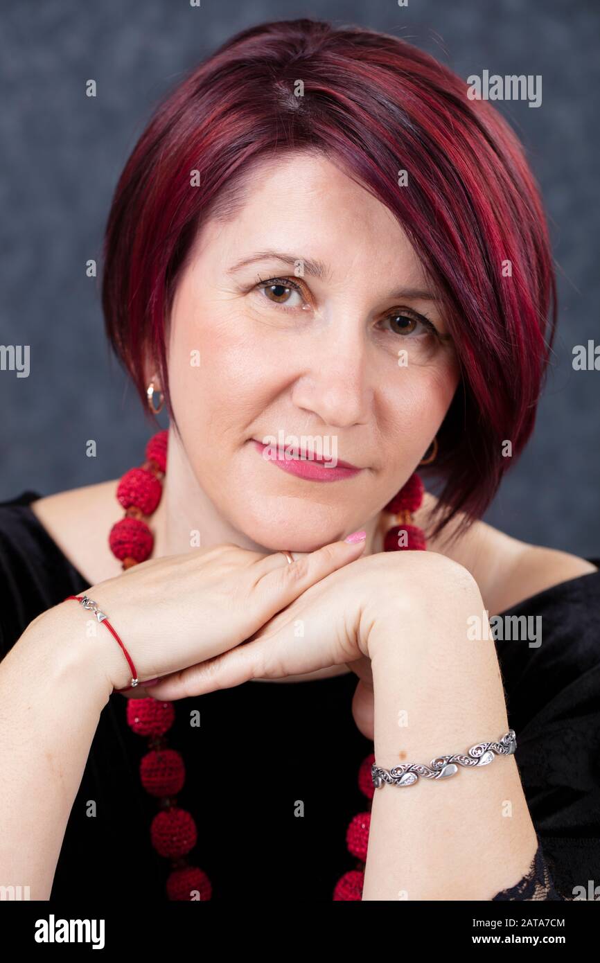 45 year old woman face Banque de photographies et d’images à haute résolution Alamy