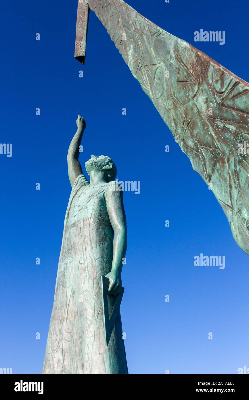 Statue de Pythagore, dans la ville de Pythagorio, Samos, Grèce. Banque D'Images