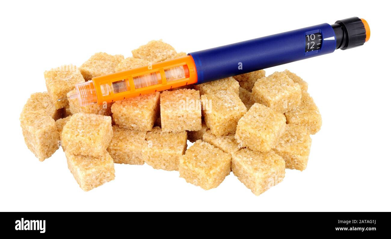 Stylo-seringue d'insuline diabétique sur des cubes de sucre isolés sur fond  blanc Photo Stock - Alamy
