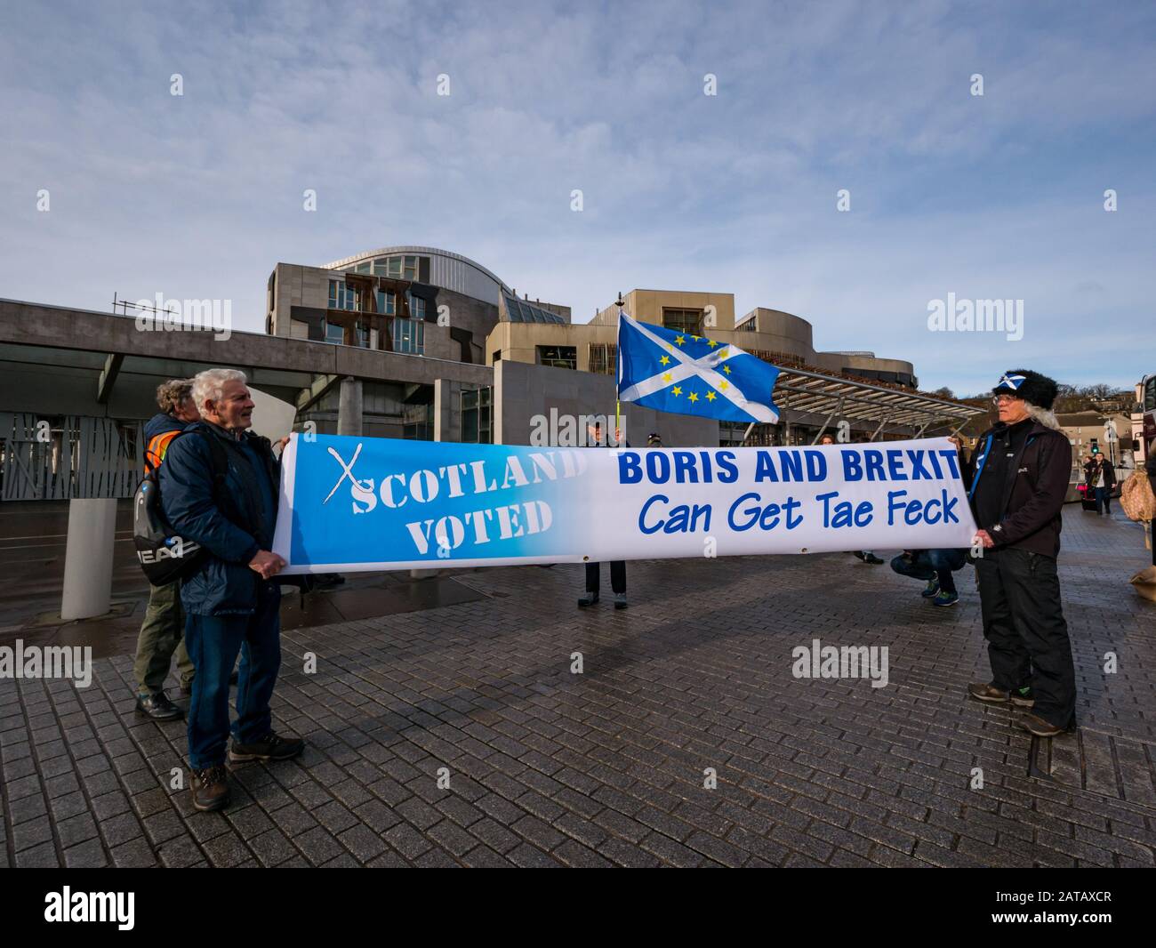 Les manifestants anti-Brexit au parlement écossais lors de la Journée du Brexit avec bannière contre Boris et Brexit, Holyrood, Édimbourg, Écosse, Royaume-Uni Banque D'Images