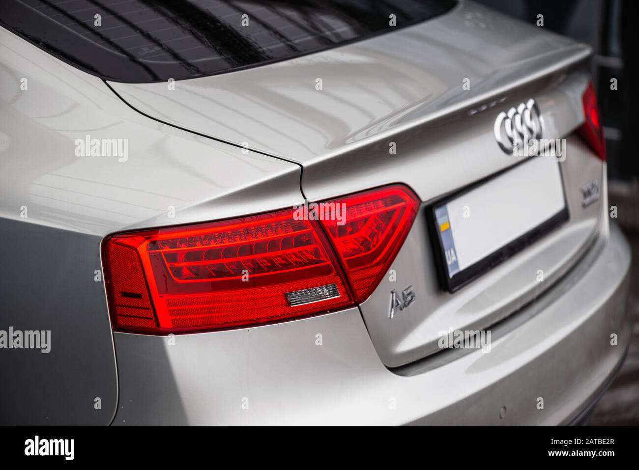 Kiev, Ukraine - 28 janvier 2020: Gros plan des feux arrière Audi voiture. Style de carrosserie pour une efficacité aérodynamique et une force d'appui Banque D'Images