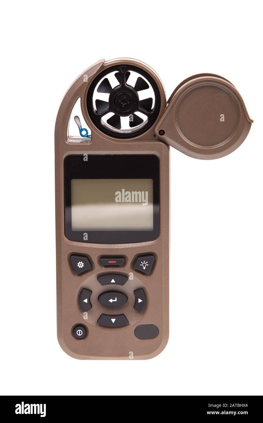 Anémomètre portable numérique isolé sur fond blanc. Compteur environnemental de l'anémomètre pour mesurer la vitesse du vent, de l'humidité et du temperatur Banque D'Images