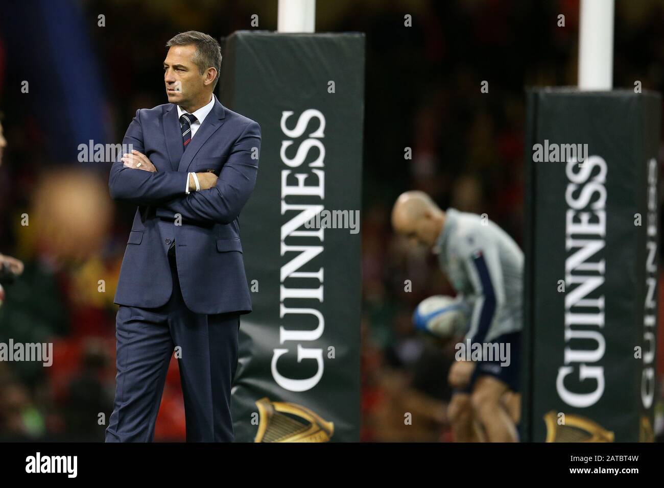 Cardiff, Royaume-Uni. 01 février 2020. Franco Smith, l'entraîneur-chef de l'équipe de rugby italienne, regarde avant le match. Match international de rugby de championnat Guinness Six Nations 2020 au Principauté Stadium de Cardiff, Pays de Galles, Royaume-Uni le samedi 1 février 2020. Pic d'Andrew Orchard/Alay Live News S'IL VOUS PLAÎT NOTER QUE L'IMAGE EST DISPONIBLE À DES FINS ÉDITORIALES SEULEMENT Banque D'Images