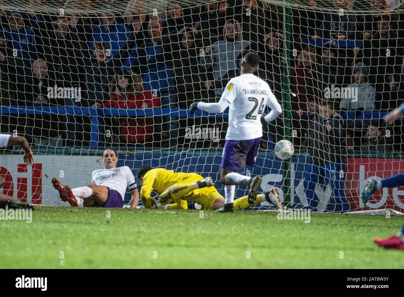 Stade Spotland, Rochdale, Royaume-Uni. 1 févr. 2020. Rochdale, ANGLETERRE - 1 FÉVRIER Tyler Smith de Rochdale FC scores pour Rochdale pendant le match de la Sky Bet League 1 entre Rochdale et Shrewsbury Town au stade Spotland, Rochdale le samedi 1 février 2020. (Crédit: Ian Charles | MI News) la photographie ne peut être utilisée qu'à des fins de rédaction de journaux et/ou de magazines, licence requise à des fins commerciales crédit: Mi News & Sport /Alay Live News Banque D'Images
