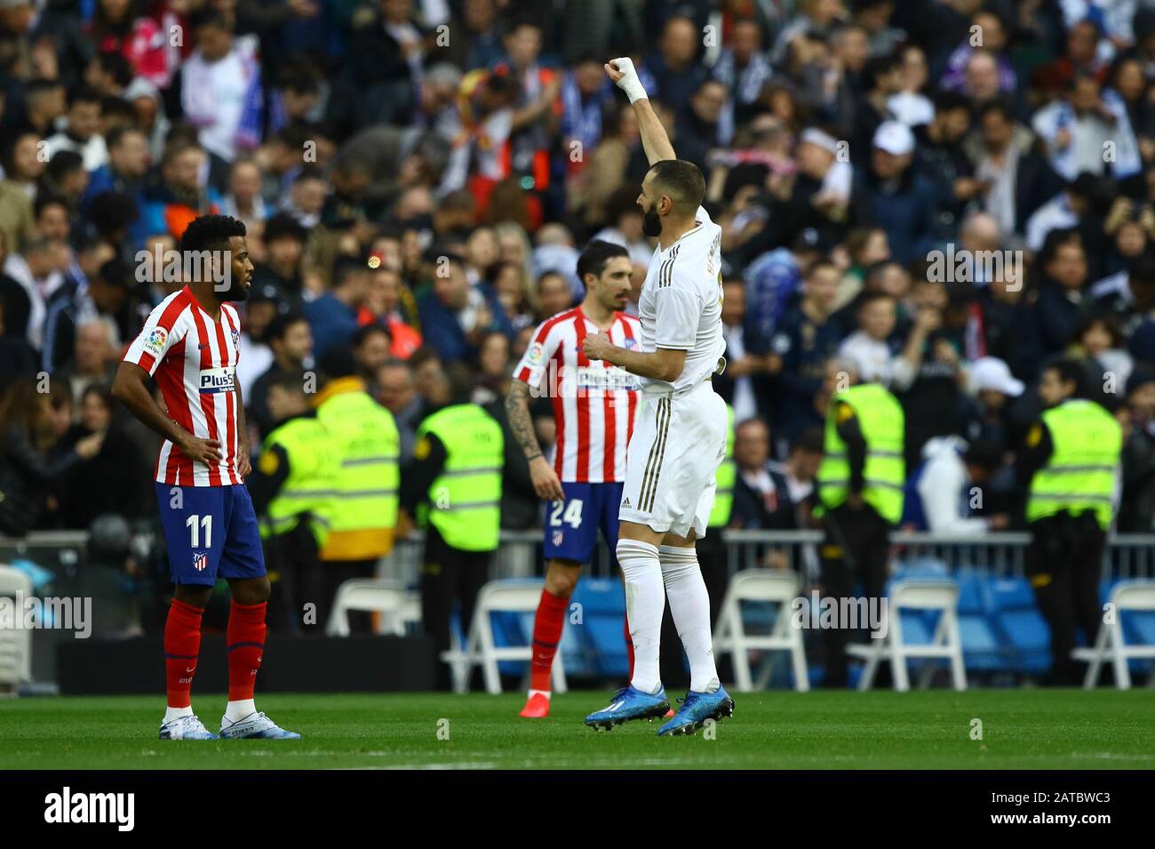 Madrid, Espagne. 01 février 2020. Madrid, Espagne; 01/02/2020.- Football Football de la Ligue espagnol match 22, 2019-2020 Real Madrid contre Atletico de Madrid tenu au stade Santiago Bernabeu, à Madrid. Score final 1-0 Real Madrid gagnant, Benema score objectif. Crédit: Juan Carlos Rojas/Picture Alliance | Usage Dans Le Monde/Dpa/Alay Live News Banque D'Images