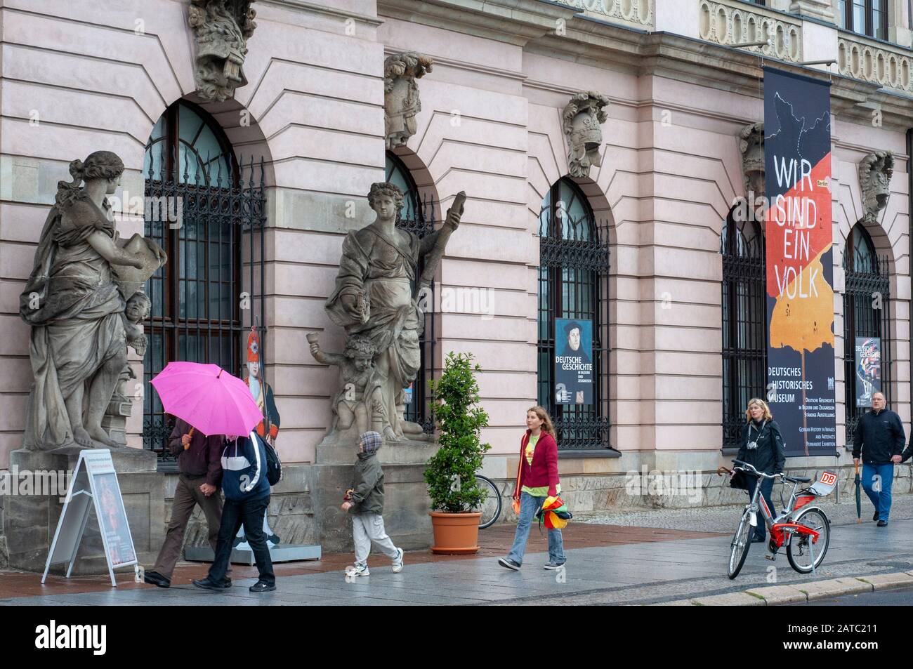 Extension moderne au Musée d'histoire allemande (Deutsches Historisches Museum) par im Pei à Mitte Berlin Allemagne Banque D'Images