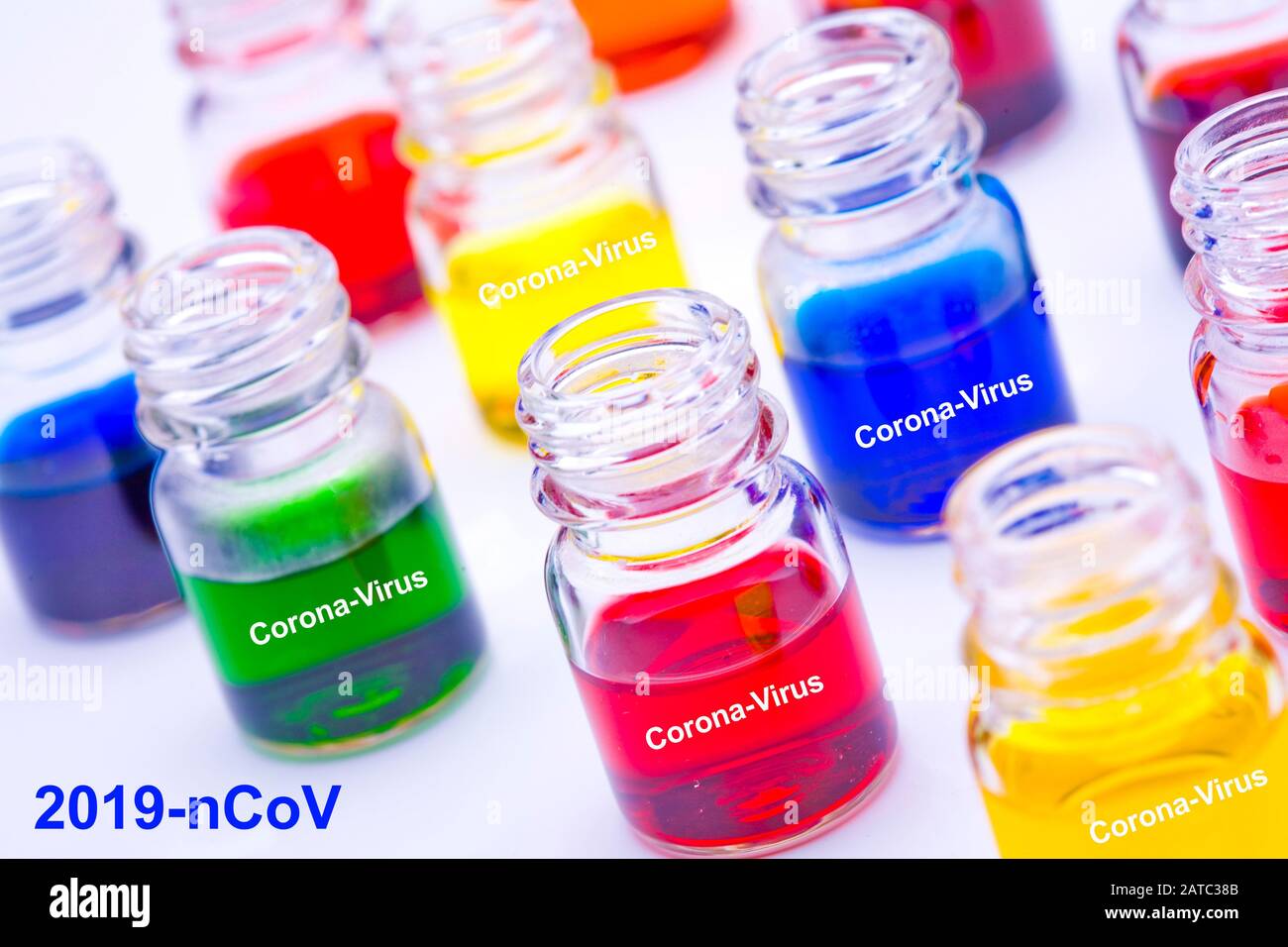 Glaeser mit bunten Farben, Test auf Corona-virus, Coronavirus, 2019-nCoV, Banque D'Images