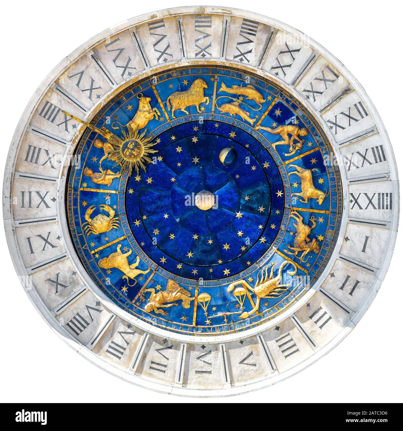 Horloge ancienne Torre dell'Orologio isolée sur blanc, Venise, Italie. Mécanisme médiéval avec roue et panneaux Zodiac. Vieux symboles dorés de l'astrologie sur Banque D'Images