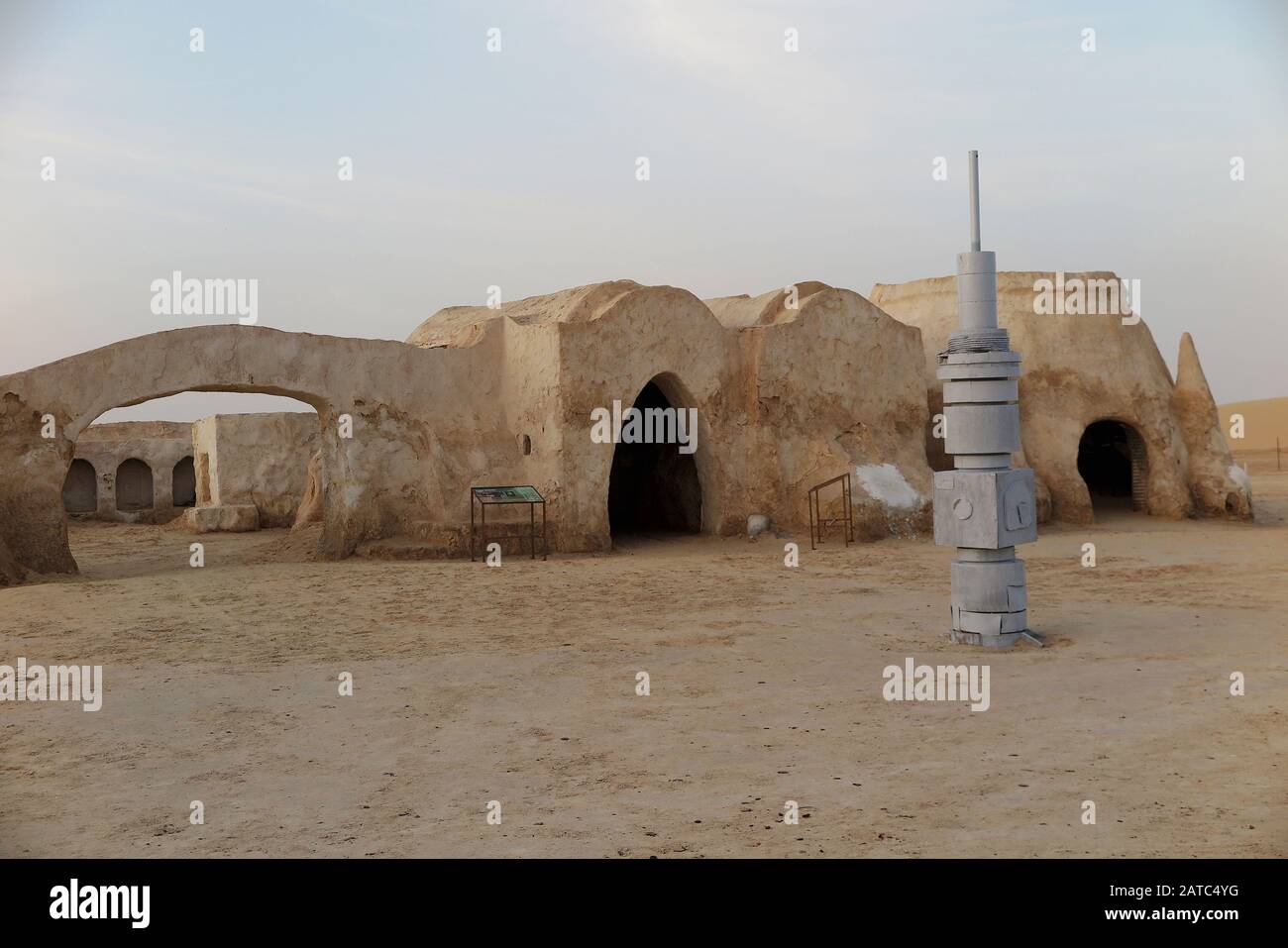 Structures dans le désert du Sahara, utilisées comme scènes pour Star Wars Banque D'Images