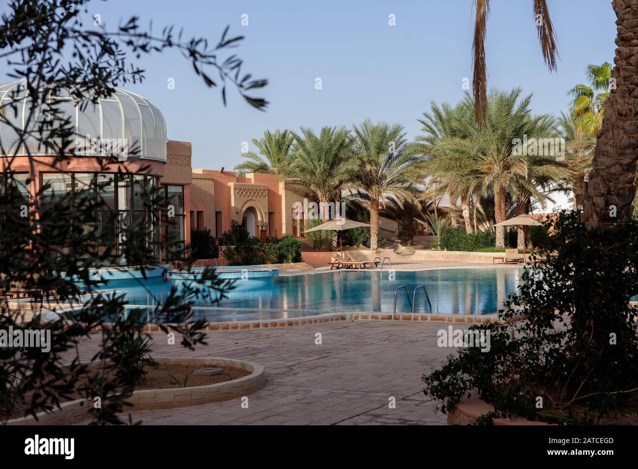 Palm Beach Hotel avec piscine à Tozeur. Banque D'Images