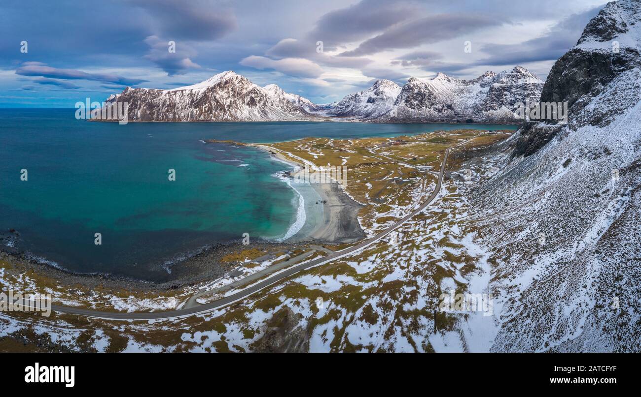 Flakstadtind Aux Îles Lofoten, Norvège Banque D'Images